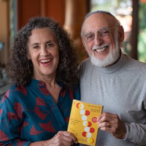John-&-Julie-Gottman---400x400